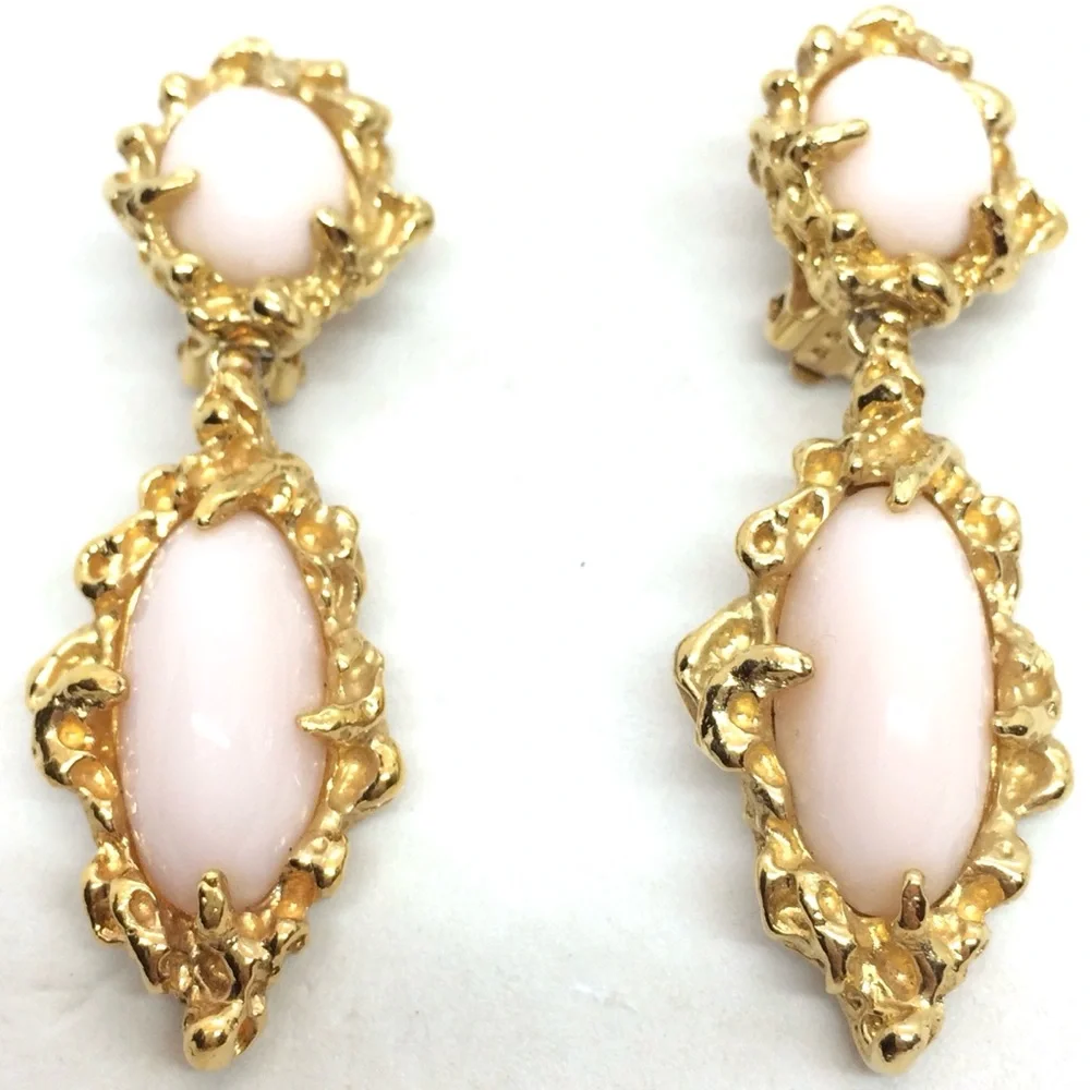 !!SOLD!! VINTAGE PANETTA FAUX ANGEL SKIN CORAL CLIP EARRINGS DROP DANGLE ORNATE_5